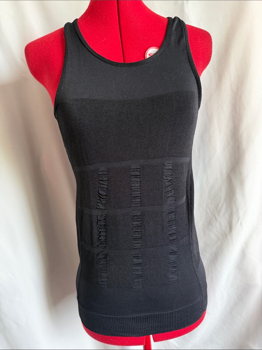 Black Seamless Shaping Tank Top - Sleek Support